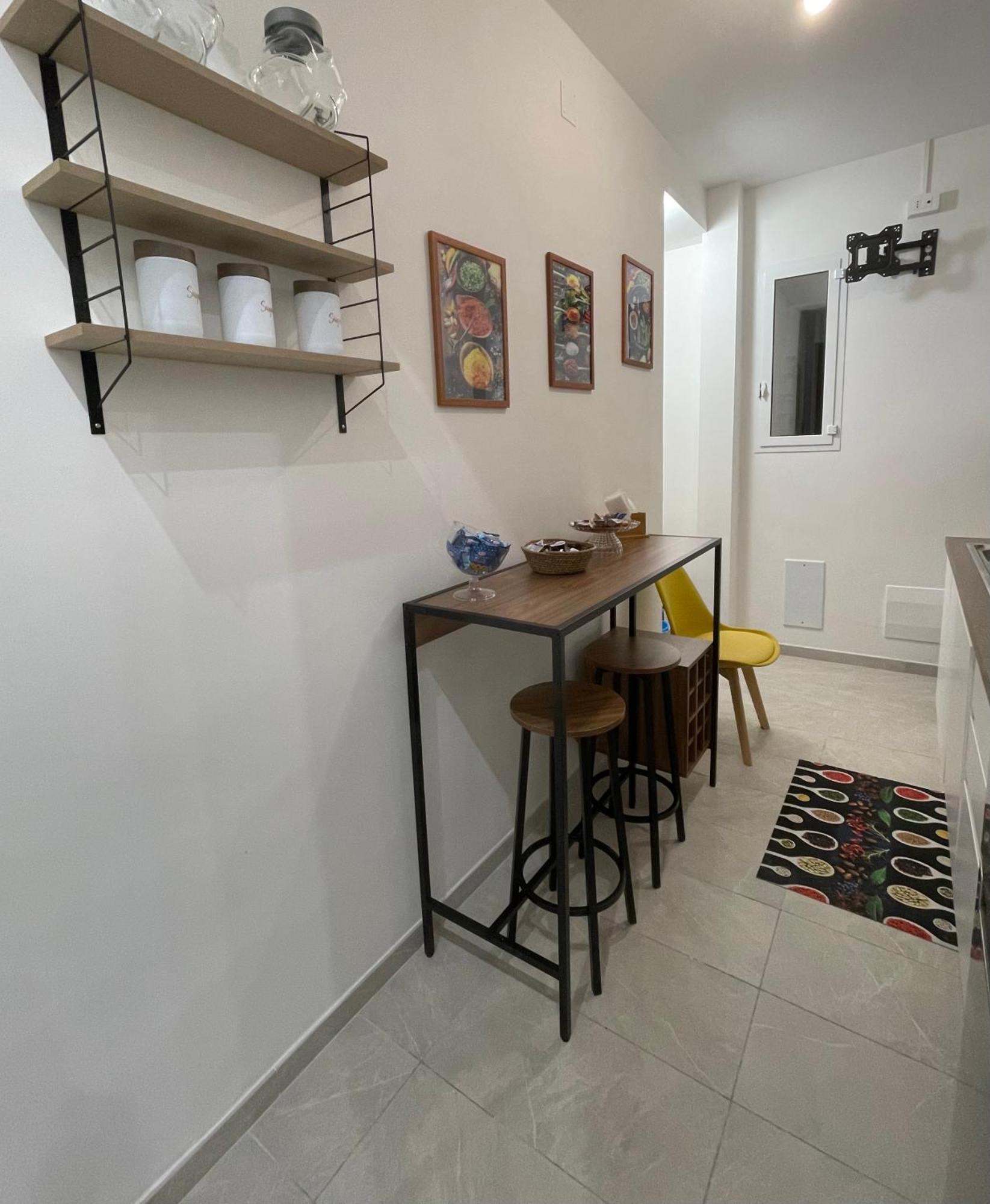 Nigalu House * Naples